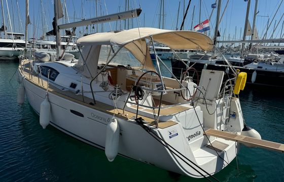 Beneteau Oceanis 43