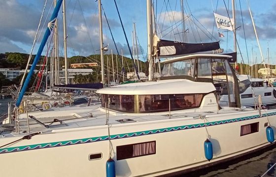 Lagoon 42
