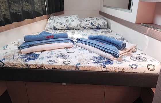 Fountaine Pajot Isla 40