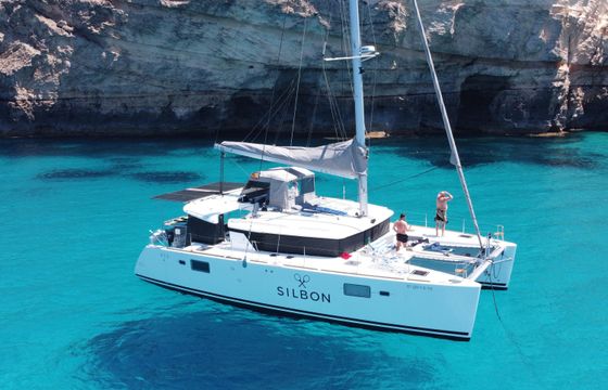 Lagoon 450 Fly[g]