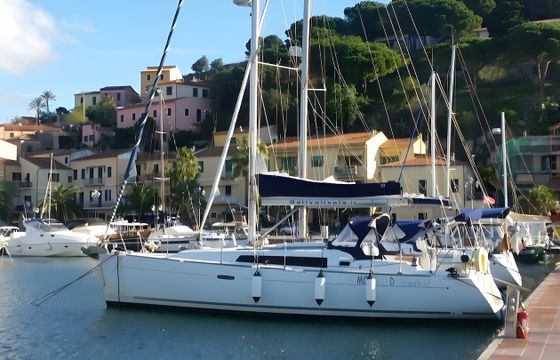 Beneteau Oceanis 37