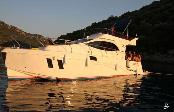 Custom Made Motoryacht