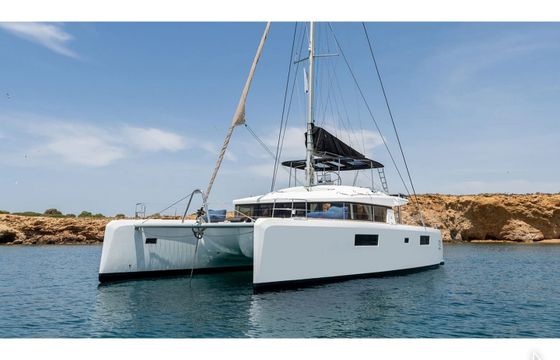 Lagoon 52