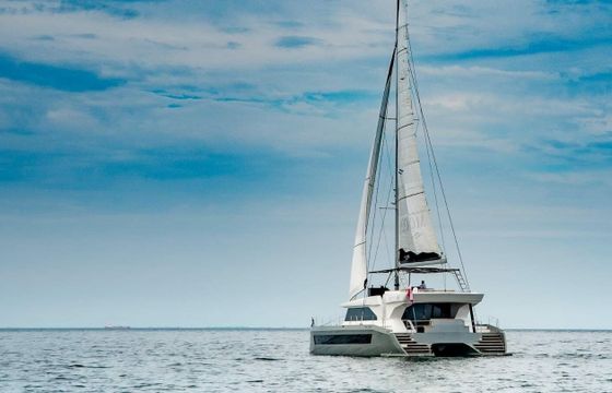 Moon Yacht 65