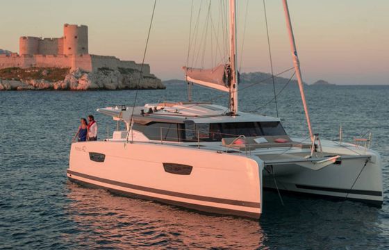 Fountaine Pajot Astrea 42
