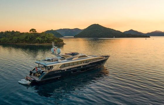 Custom Made Motoryacht