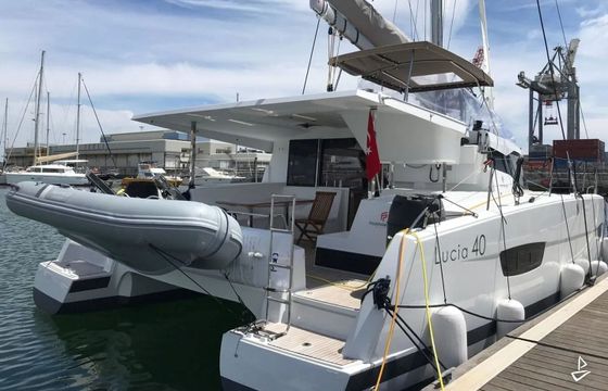 Fountaine Pajot Lucia 40