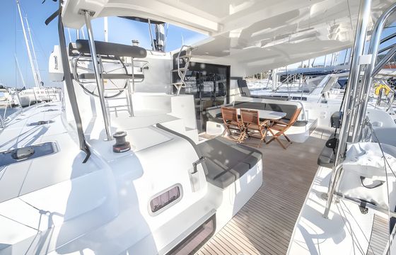 Lagoon 42