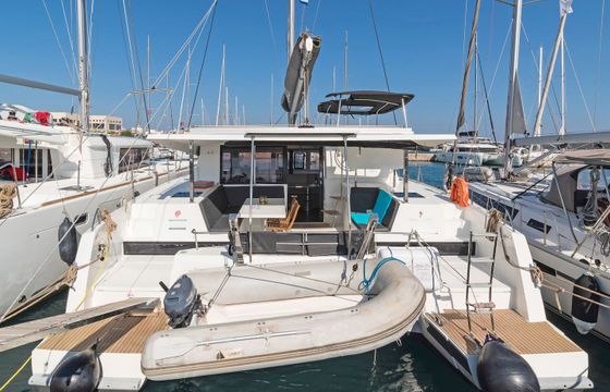 Fountaine Pajot Lucia 40