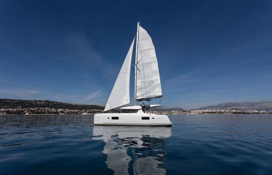 Lagoon 42