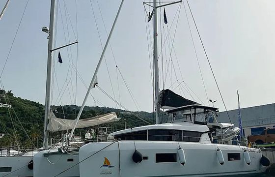 Lagoon 42
