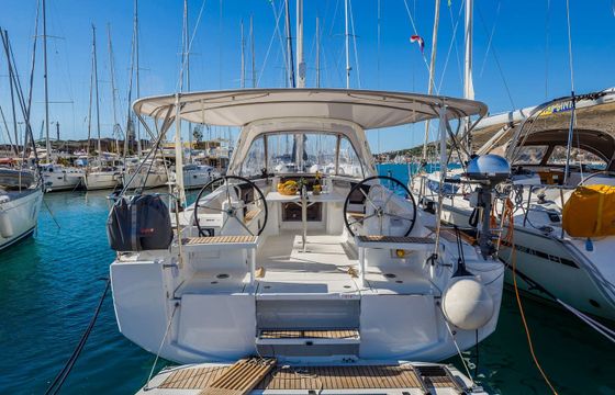 Beneteau Oceanis 38.1