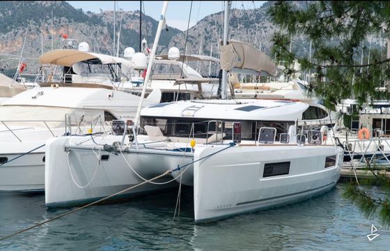 Lagoon 40