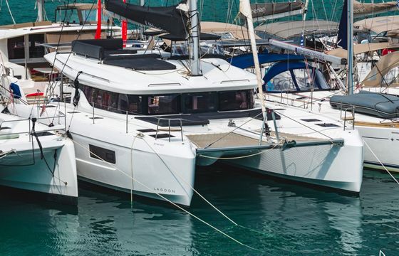 Lagoon 43