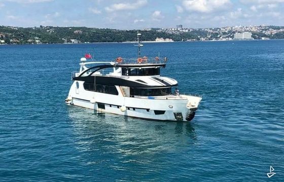 Custom Made Motoryacht
