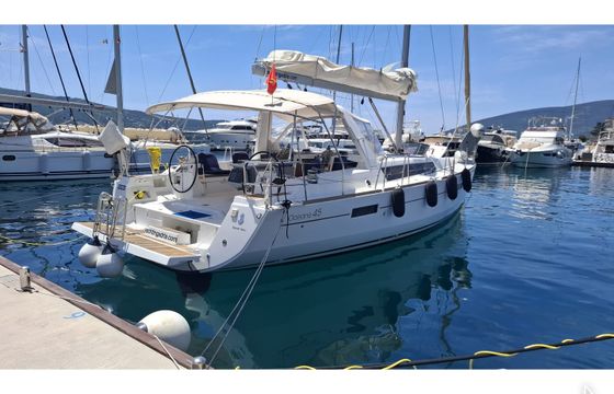 Beneteau Oceanis 45