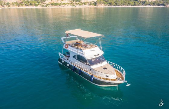Custom Made Motoryacht