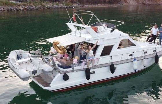 Custom Made Motoryacht