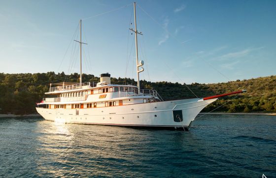 Custom Made Motoryacht