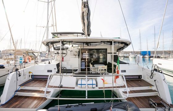 Lagoon 42
