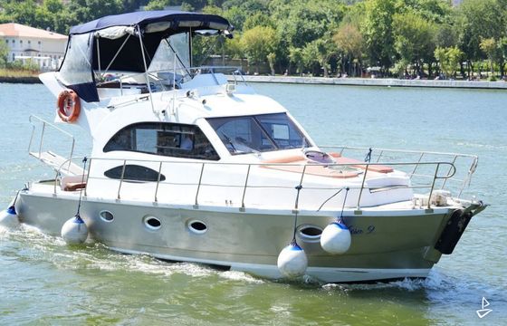 Custom Made Motoryacht