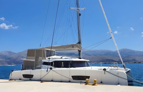Fountaine Pajot Astrea 42