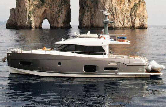 Azimut Magellano 53