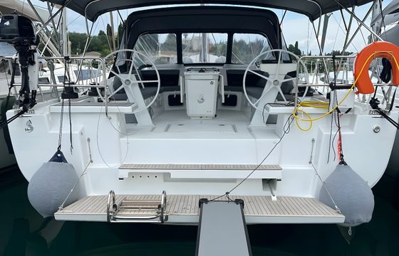Beneteau Oceanis 51.1