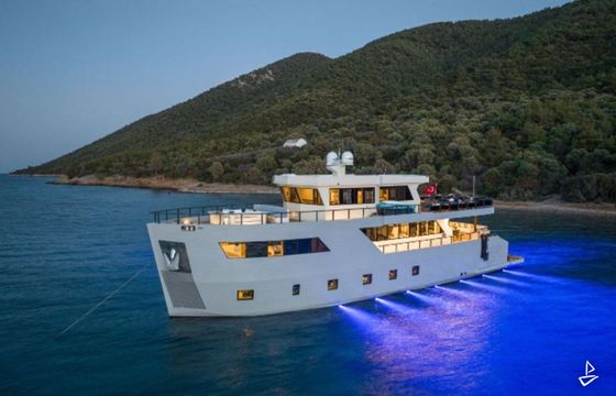 Custom Made Motoryacht