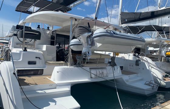 Lagoon 42