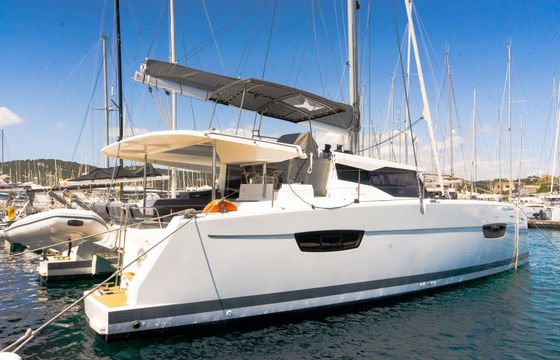 Fountaine Pajot Astrea 42