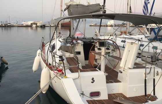 Beneteau Oceanis 37