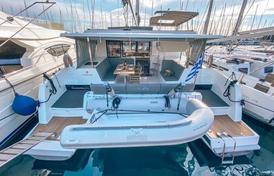 Fountaine Pajot Lucia 40