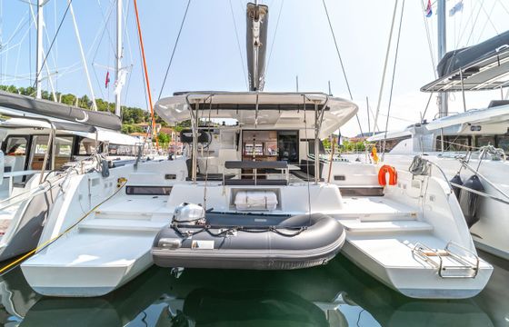 Lagoon 42