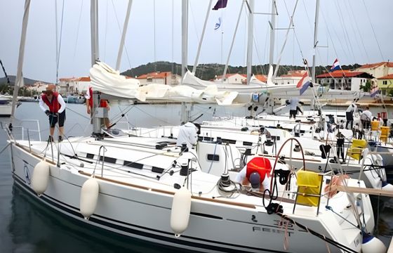 Beneteau First 35