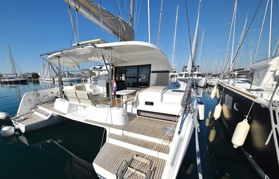 Lagoon 42