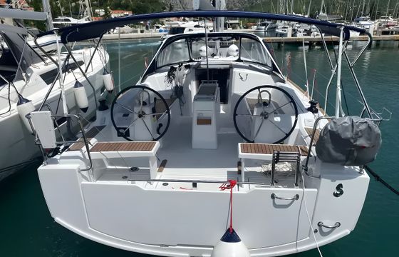Beneteau Oceanis 38.1