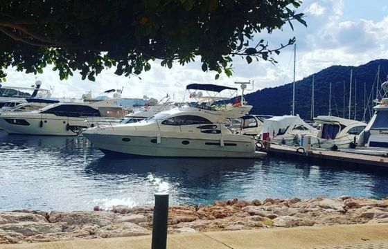 Custom Made Motoryacht
