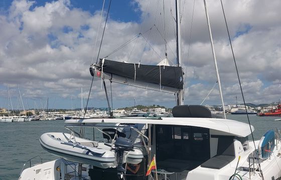 Lagoon 42