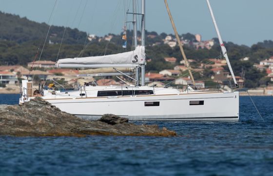 Beneteau Oceanis 38.1