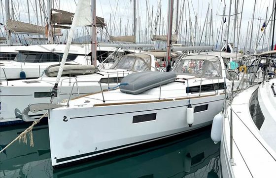 Beneteau Oceanis 38.1