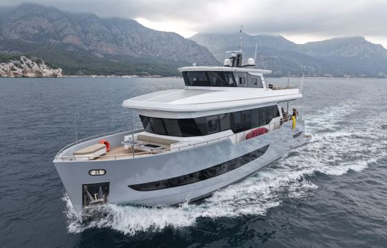 Custom Made Motoryacht
