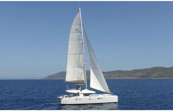 Lagoon 52