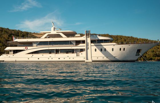 Custom Made Motoryacht