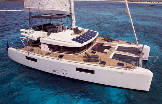 Lagoon 52