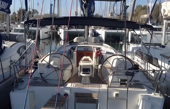 Beneteau Oceanis 43