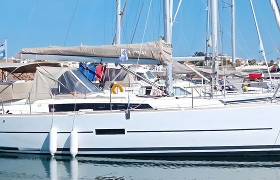 Dufour 360