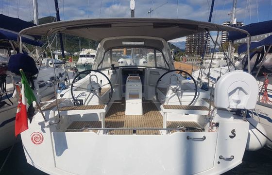 Beneteau Oceanis 38.1