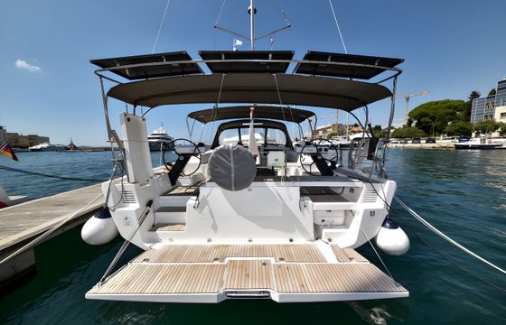 Dufour 470