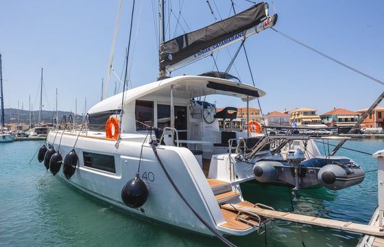 Lagoon 40